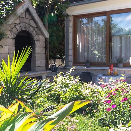 Marjan Hill 3-Br Apt,5 Guests Private Garden Near Beach Split Extérieur photo