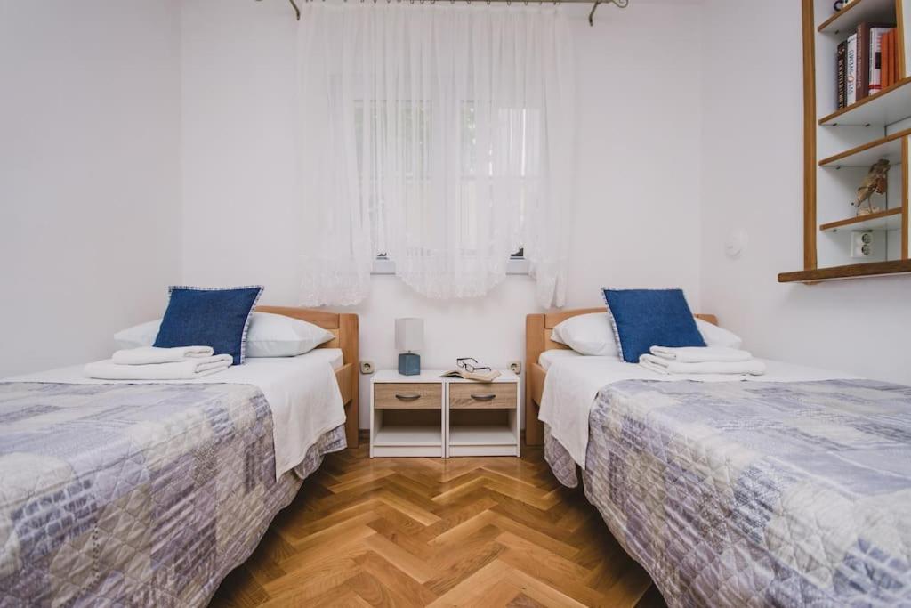 Marjan Hill 3-Br Apt,5 Guests Private Garden Near Beach Split Extérieur photo