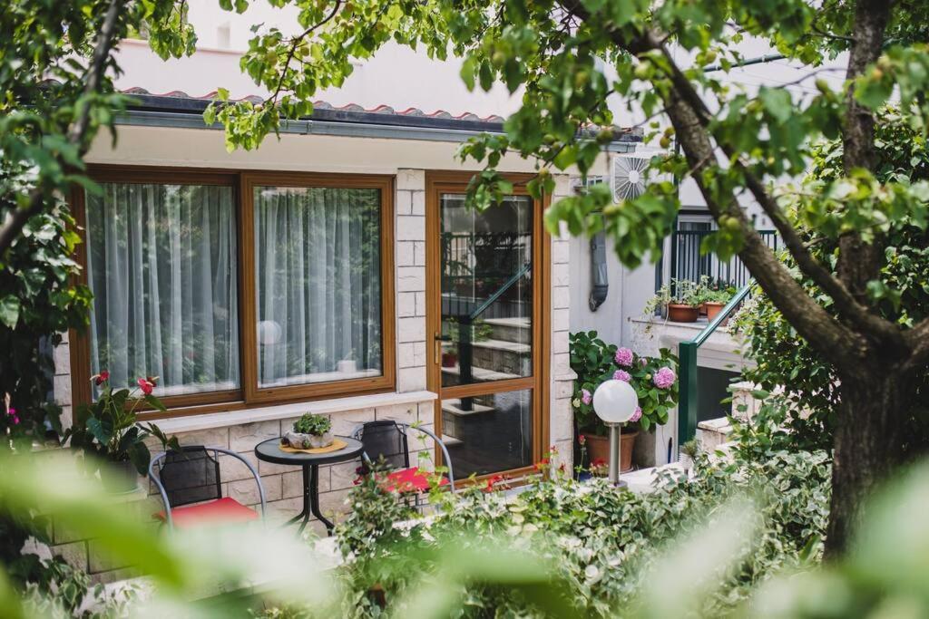 Marjan Hill 3-Br Apt,5 Guests Private Garden Near Beach Split Extérieur photo