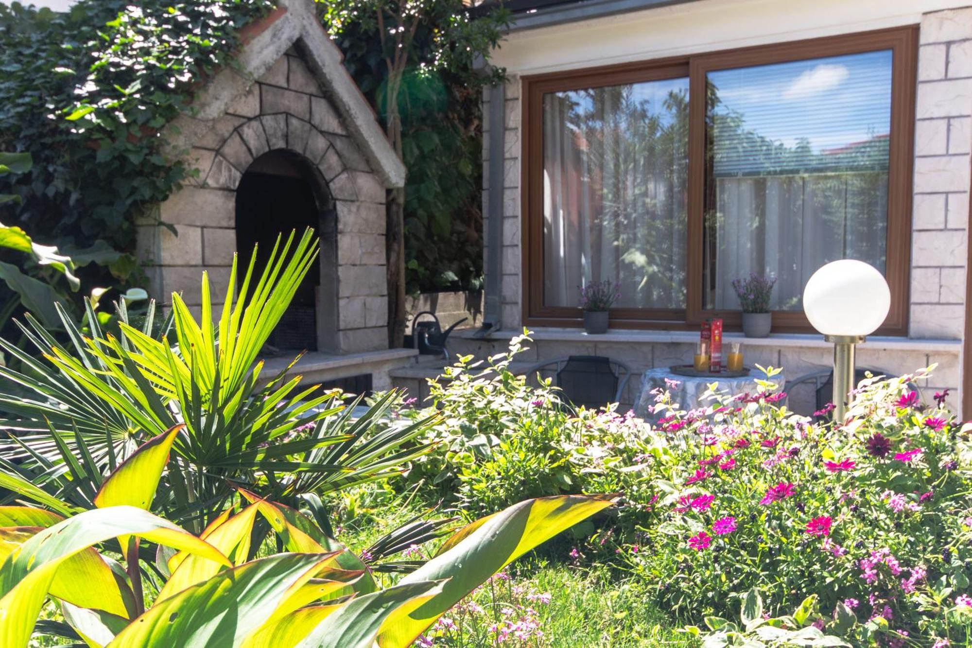 Marjan Hill 3-Br Apt,5 Guests Private Garden Near Beach Split Extérieur photo